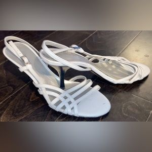 ANNE KLEIN Rebecka White Satin Strappy Sandals Shoes size 8 Open Toe Heels